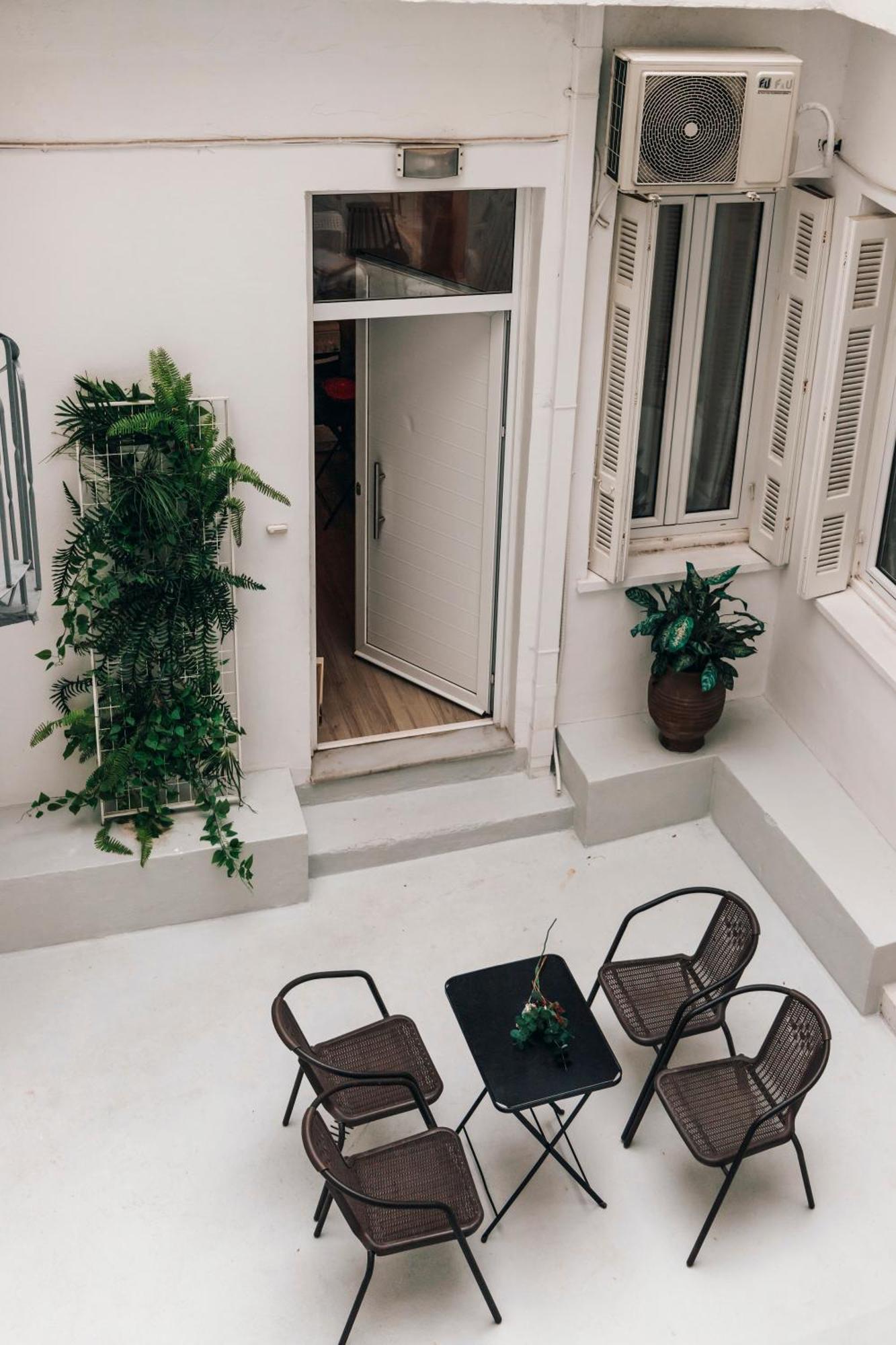 Monastiraki-Psiri, Old Town, 3-Bdr Apt, Sleep 6-10P, Spacious Court Yard Atena Exterior foto